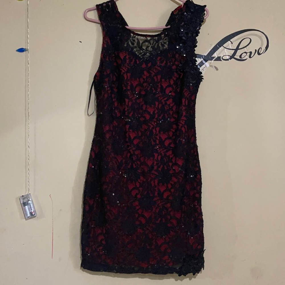 Balck and red short dress